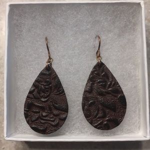 NEW! Leather earrings